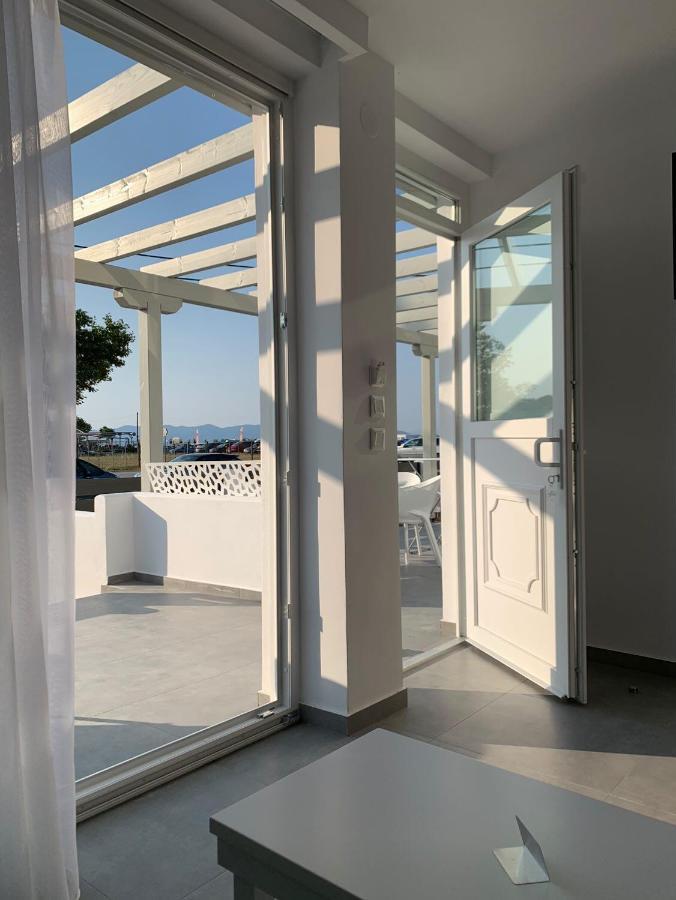 Ocean Blue Suites Иериссос Экстерьер фото