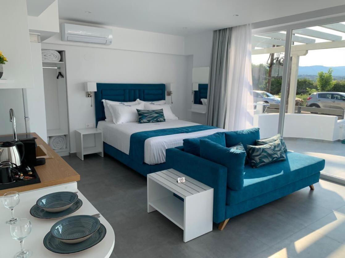 Ocean Blue Suites Иериссос Экстерьер фото