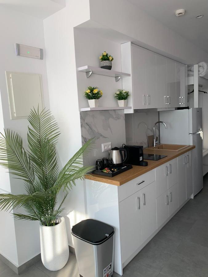 Ocean Blue Suites Иериссос Экстерьер фото