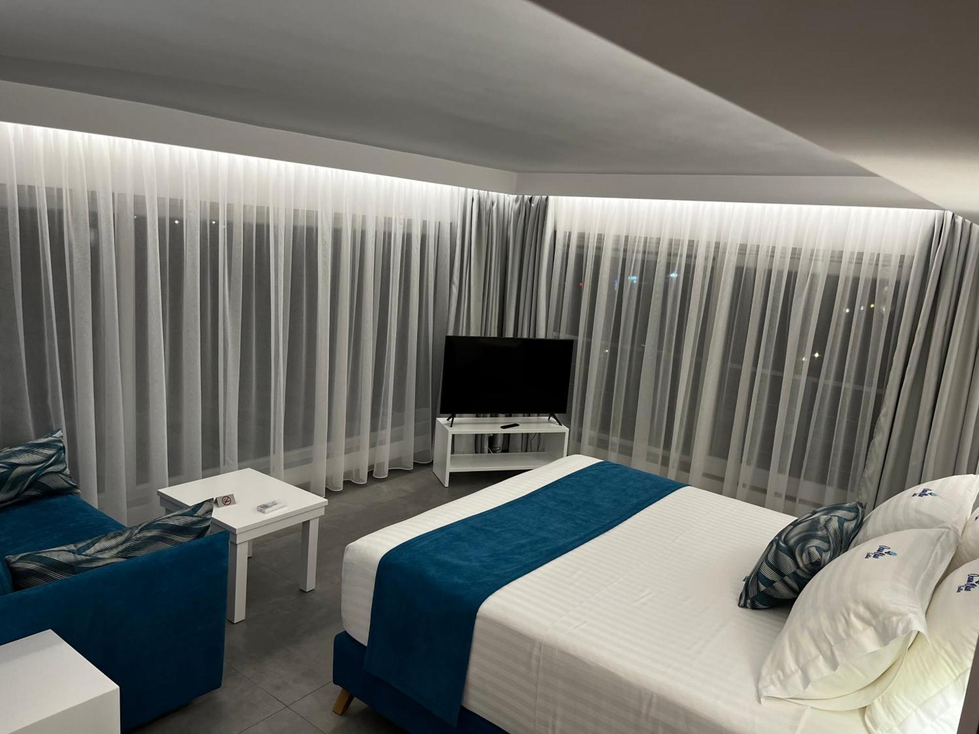 Ocean Blue Suites Иериссос Экстерьер фото